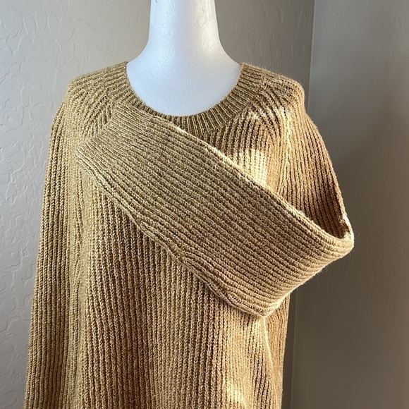 BP (Nordstroms) golden brown long sleeve sweater crewneck hip length small - Picture 3 of 10